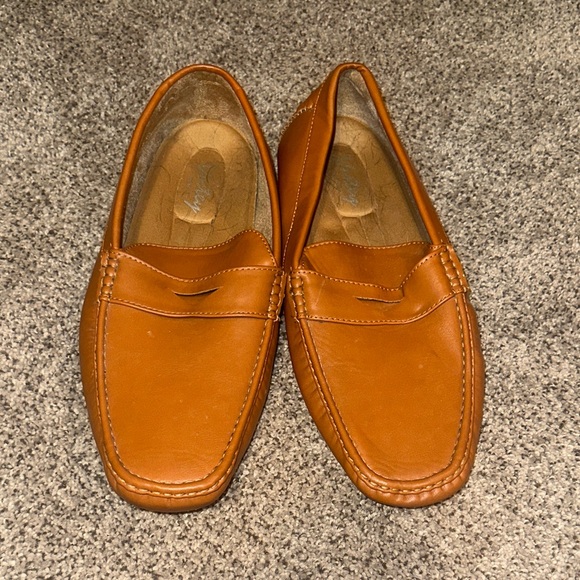 Men's Tan Loafers - Picture 1 of 5